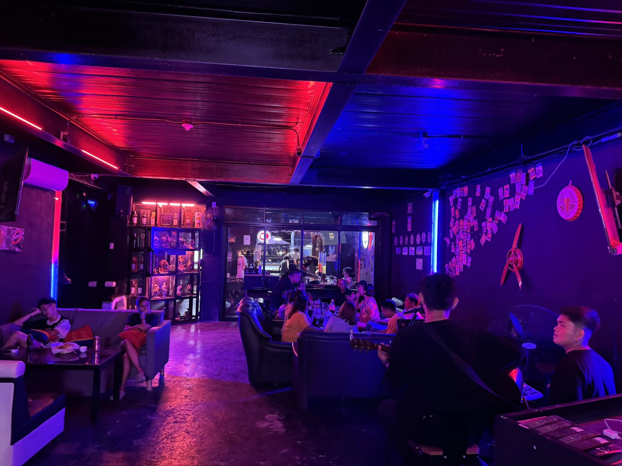 Acoustic night ambiance